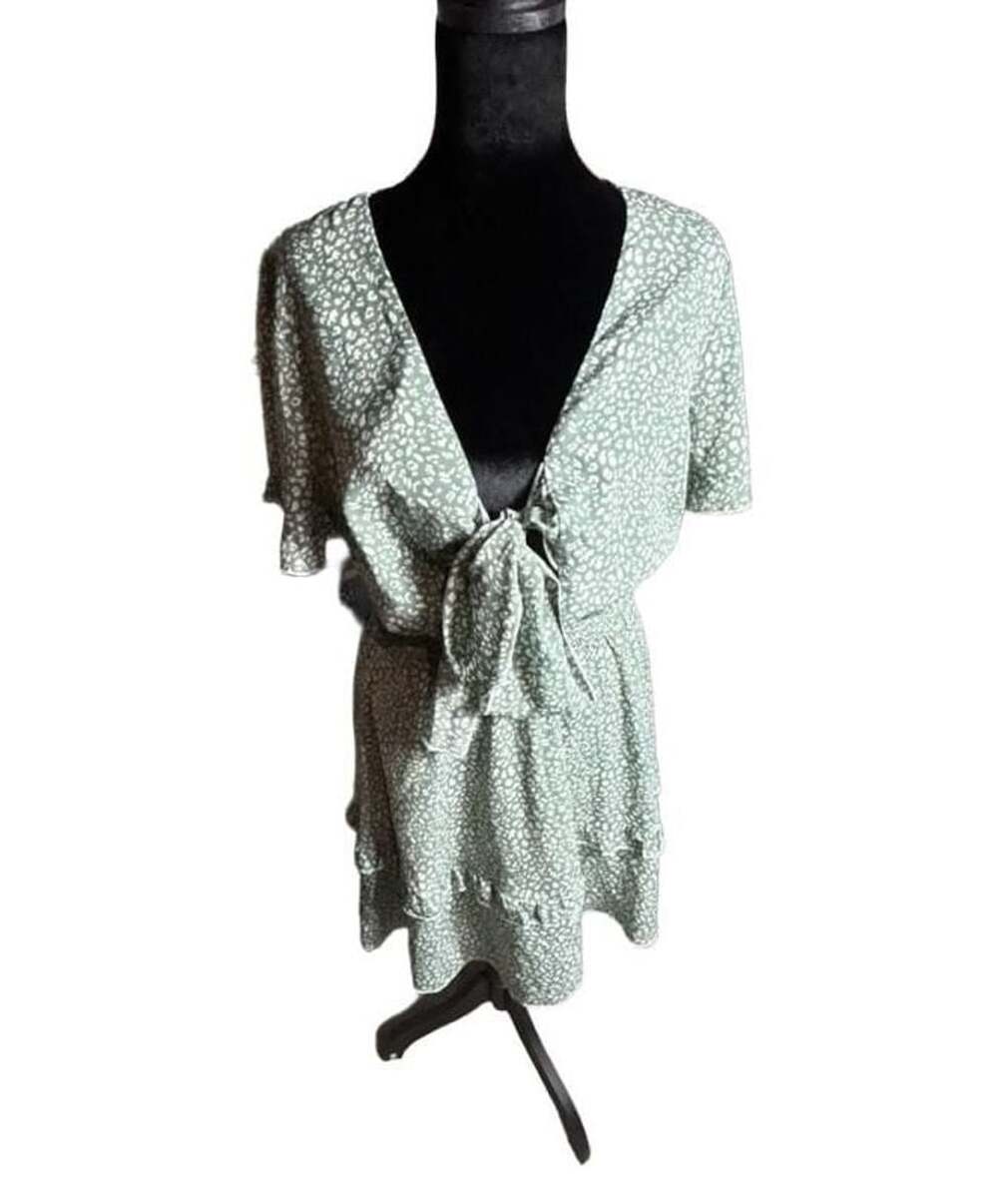 Simplee Mini Dress Size L Green White Allover Print Knot Front Shirred